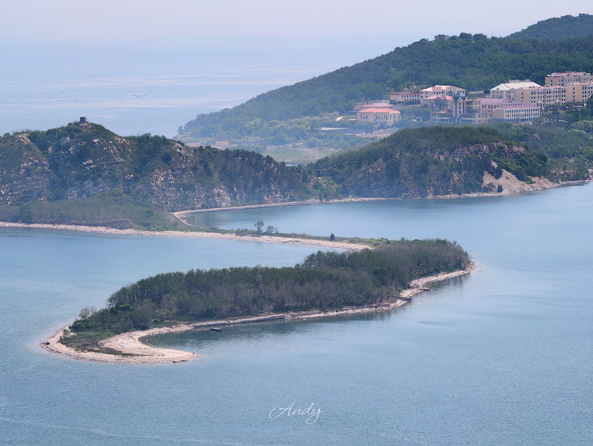 湖中小岛